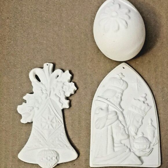 Lot of (8) Keepsake Charm Christmas Ornaments 3.5" Ceramic Bisque Ready to Paint - Picture 4 of 5